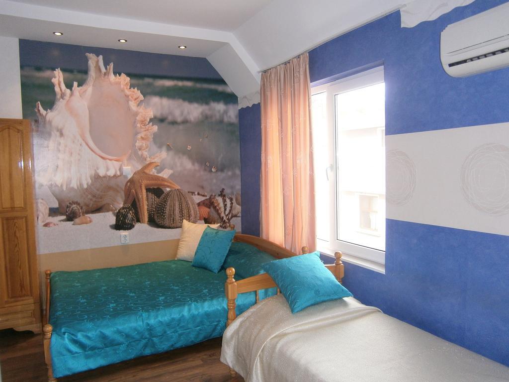 Morska Zvezda Guest House Pomorie Quarto foto