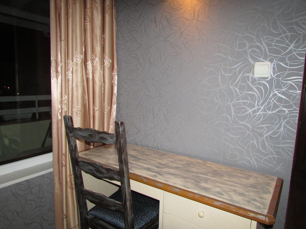 Morska Zvezda Guest House Pomorie Quarto foto